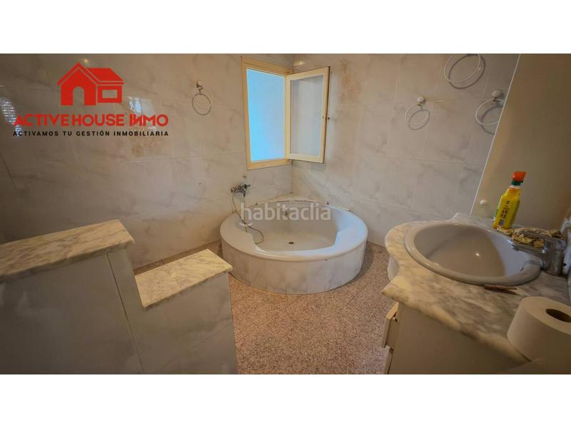 Foto 3fa42e76-4102-4d4b-a5ee-70cc326cf5c9. Casa con parcheggio in Deltebre