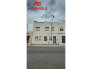 Casa  Adrià vi. Venta de casa con almacén y 5 habitaciones en deltebre