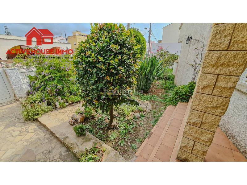 Foto fabbeefc-9190-4a17-a86a-ef7c1e0ae27f. Chalet venta de chalet independiente en els muntells en Sant Jaume d´Enveja