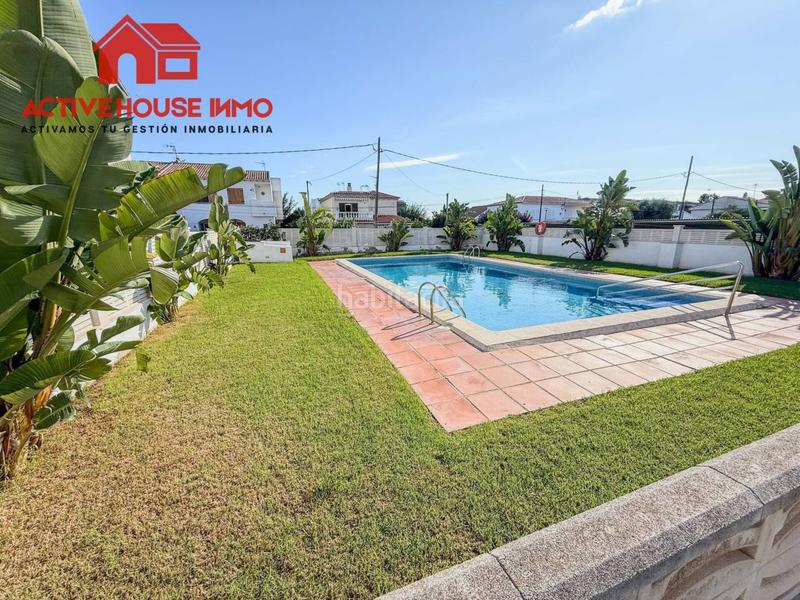 Foto 247dbe6d-8759-457b-91c6-3a6480981e38. Casa adossada amb aparcament piscina a Creixell