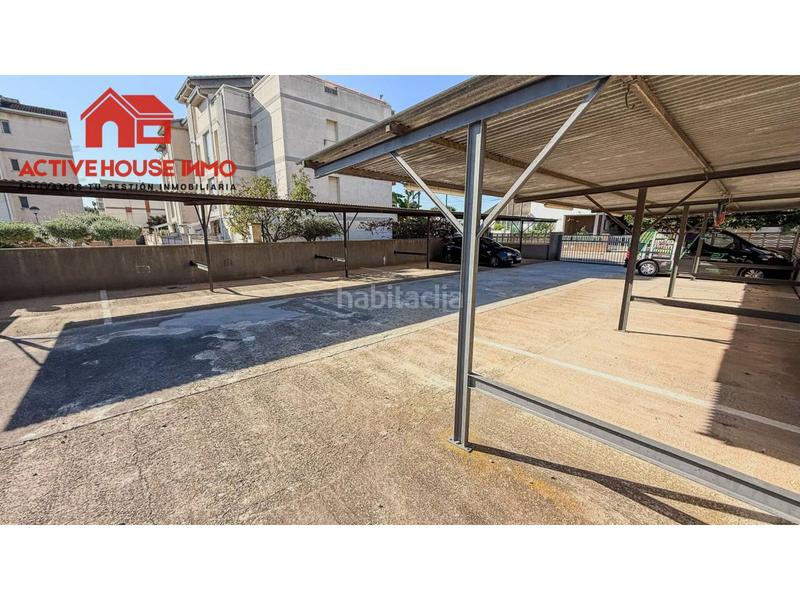 Foto bd0a227a-498e-437c-98db-e74dc2f10f62. Casa adossada amb aparcament piscina a Creixell