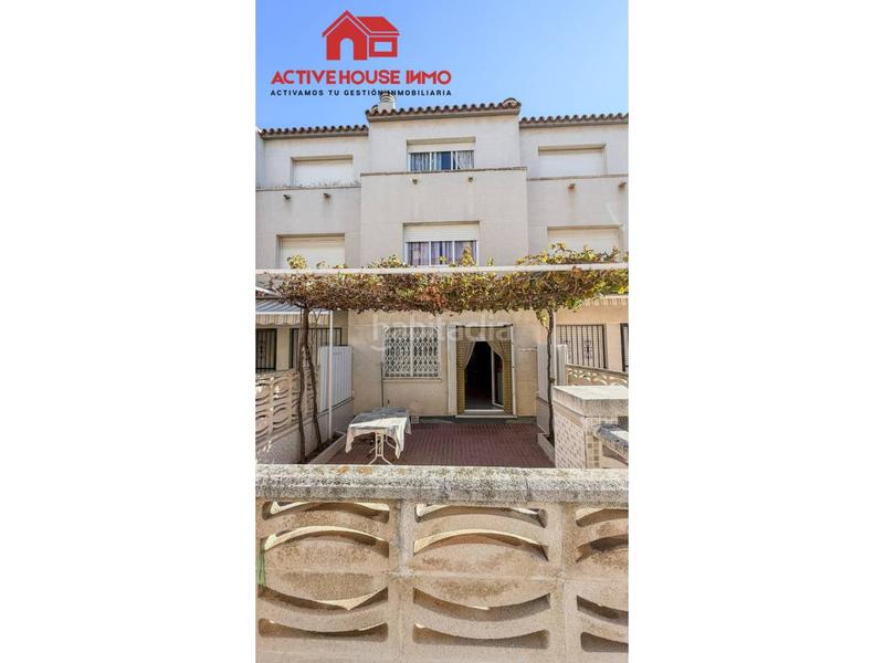 Foto fa7702b8-47a9-48d0-8086-21ec4c7d3faf. Casa adossada amb aparcament piscina a Creixell