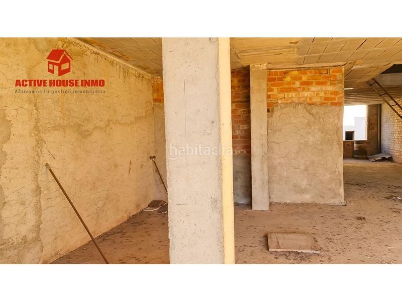 Foto 0780aca4-1744-4007-a1ab-b28a2224edfb. Casa aparellada amb aparcament a Santa Bàrbara