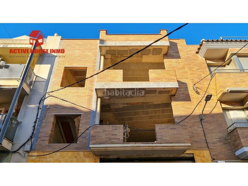 Foto 8fa5c915-bce7-49c6-9b4e-b72de6a1c7cd. Casa aparellada amb aparcament a Santa Bàrbara