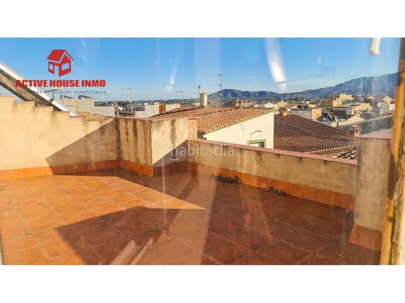 Foto b97bd052-e6f6-47c0-8ec4-6da51f323c79. Casa aparellada amb aparcament a Santa Bàrbara