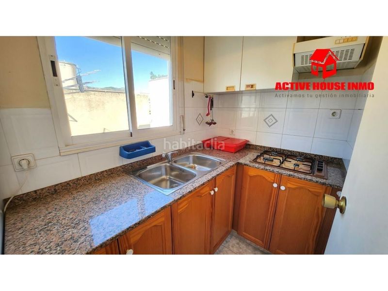 Foto acd04418-9bc7-4418-8f7e-1a90225cbfb5. Casa aparellada a Avinguda Catalunya La Ràpita