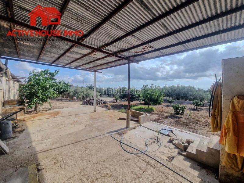 Foto f0e281ae-989e-40b4-b9f3-35762e39056e. Masia a Alcanar