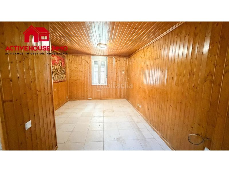 Foto 38fee118-9772-4384-aaad-3a47380c8b93. Casa amb aparcament a Santa Bàrbara