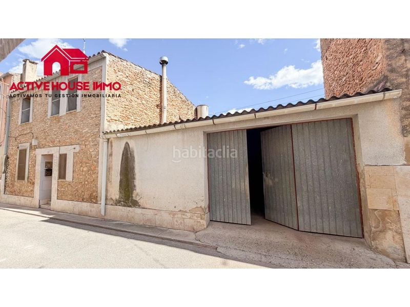 Foto 58e0f102-6ffd-400a-86dd-6e51017e90f4. Casa amb aparcament a Santa Bàrbara