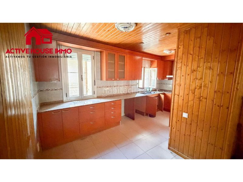 Foto e570bf19-5dca-4c50-88b7-2514a655b368. Casa amb aparcament a Santa Bàrbara