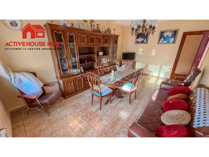 Foto 39a619a2-5845-45ae-808c-2daa1dd8434d. Casa amb aparcament a Santa Bàrbara