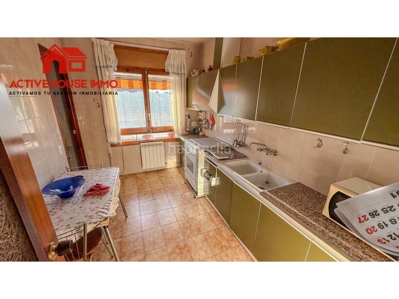 Foto 68ad3588-487e-4089-8b02-ef18694fa77f. Casa amb aparcament a Santa Bàrbara