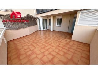 Pis  Calle jacint verdaguer. Venta de piso con una magnifica terraza en la ràpita