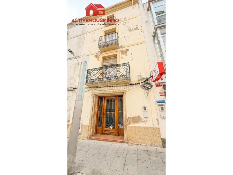 Foto 77ae3f55-d50f-49aa-b173-cd4af423e8dd. Casa amb aparcament a Santa Bàrbara
