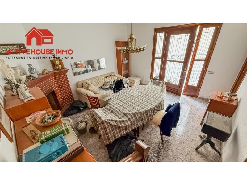 Foto c98cc806-af14-415d-a890-dd8d074dc35e. Casa amb aparcament a Santa Bàrbara