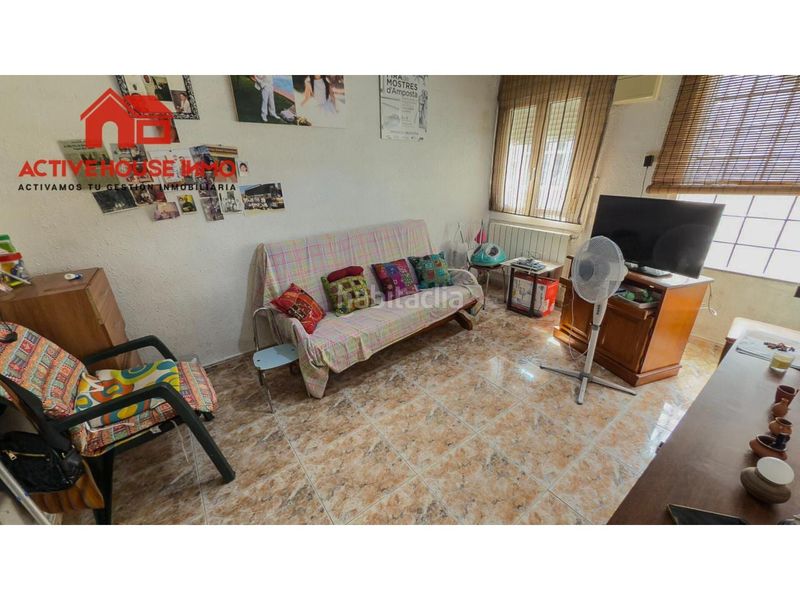 Foto 7d06e1b1-cab0-4f2a-a2ec-f7a3d0b72527. Casa amb aparcament a Deltebre