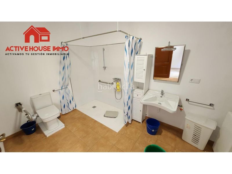 Foto c04d3aeb-0e85-4cc6-a073-b7f6b2a8138a. Casa amb aparcament a Alcanar