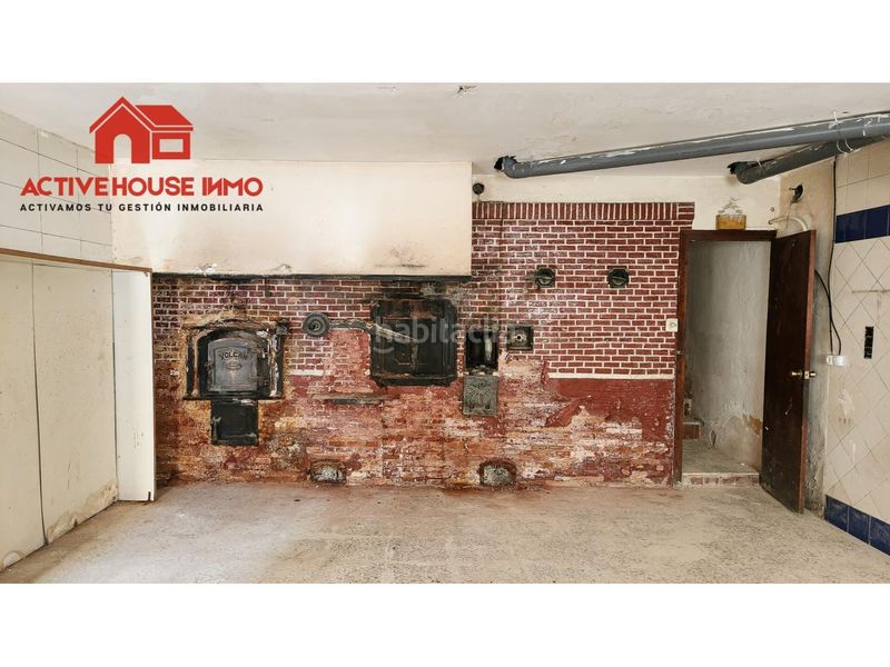 Foto d2312cbb-b902-428e-a788-bddc8f410510. Local comercial a Santa Bàrbara