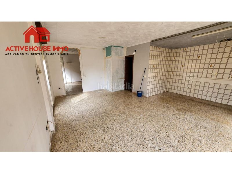 Foto e50fdd39-1e07-4f69-b6fb-cbfd737e3421. Local comercial a Santa Bàrbara