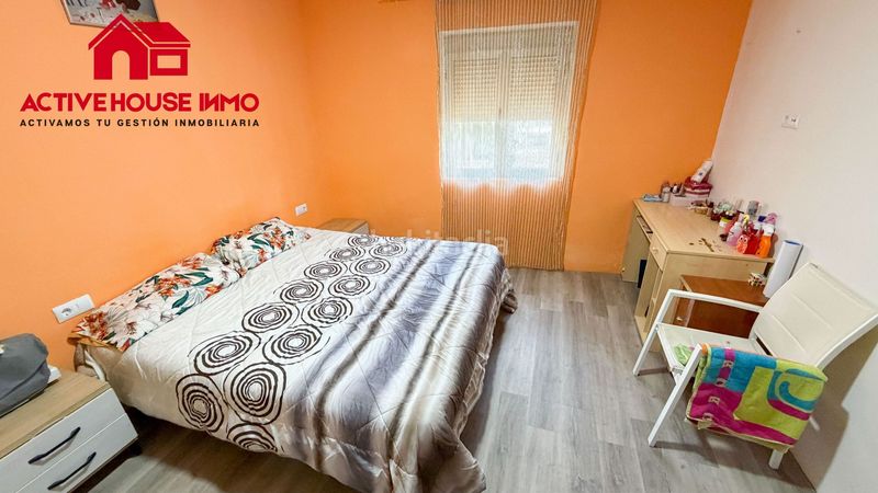 Foto 179d2646-a376-4806-8963-1353f2745d06. Casa amb aparcament a Santa Bàrbara