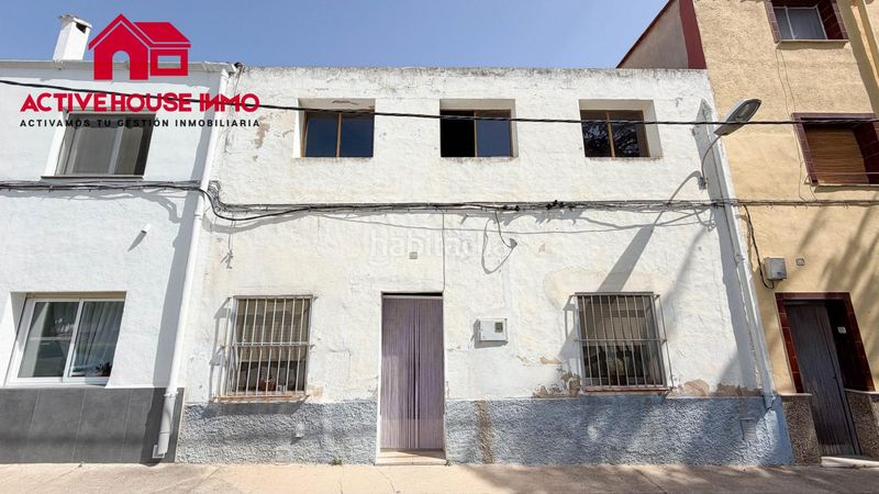 Foto 18c4b8c7-71cb-4731-90c5-b82d025a1299. Casa amb aparcament a Santa Bàrbara