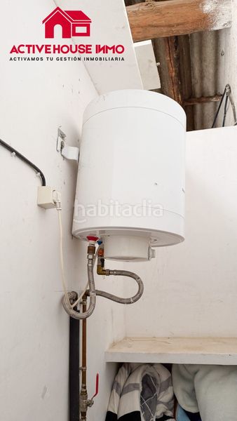 Foto a3896b01-5a9b-4add-bc66-b37ab3cb9d7f. Casa amb aparcament a Santa Bàrbara