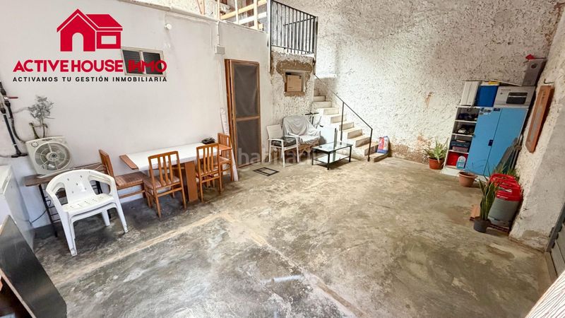 Foto e8e89135-93d6-40b5-b6fa-2d0d66743cd3. Casa amb aparcament a Santa Bàrbara