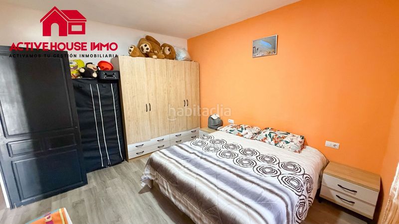 Foto eb75674f-61d8-411e-b858-b25354bcfbfd. Casa amb aparcament a Santa Bàrbara