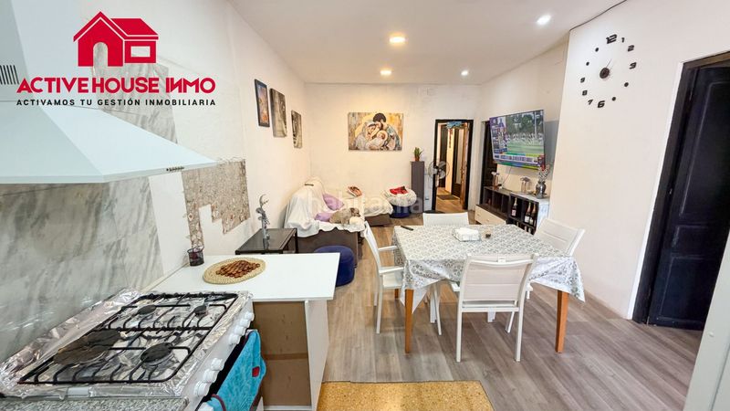 Foto f4ab7ae6-2b3a-48ee-b8fc-52d92b3373aa. Casa amb aparcament a Santa Bàrbara