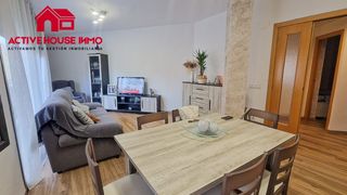 Pis  Avinguda dels esports. Piso amplio de 3 habitaciones con terraza en la ràpita