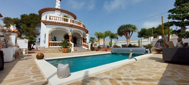 Foto 0606d29b-9ee8-4baa-b453-45f8a8f1bd29. Chalet mit heizung parking pool in Centre Miami Platja