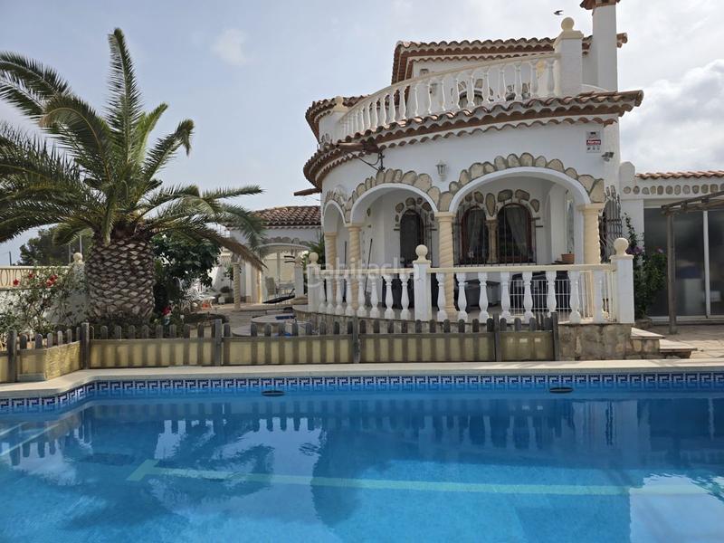 Foto ba5d21d0-af45-4632-9326-d5d6f1caa933. Affitto chalet in Centre Miami Platja