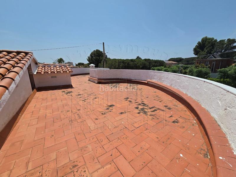 Foto 98824568-ab3a-46bc-9bd3-1fc900ba7550. Casa amb aparcament piscina a Centre Miami Platja
