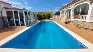 Chalet à Centre. Chalet en venta en centro, 5 dormitorios.