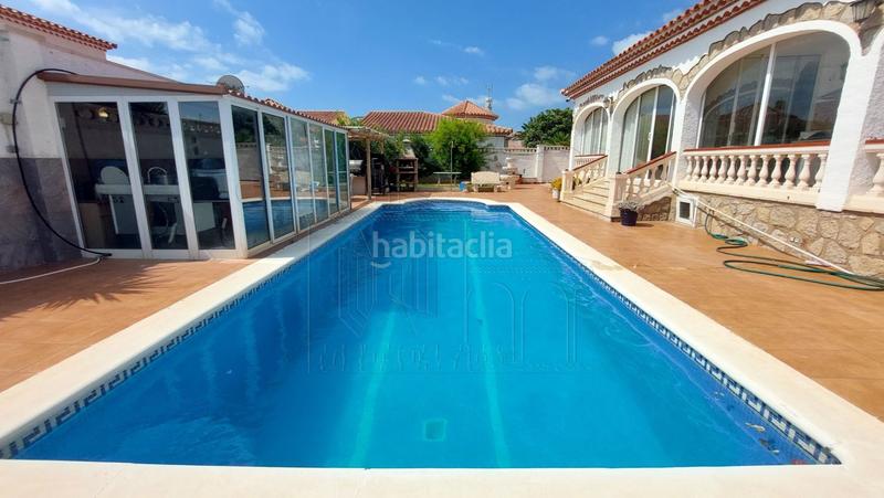 Foto 0b3cf36f-9ac4-4ccd-938e-2946b3229afd. Chalet with parking pool in Centre Miami Platja