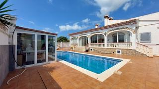 Chalet in Centre. Chalet en venta en centro, 5 dormitorios.