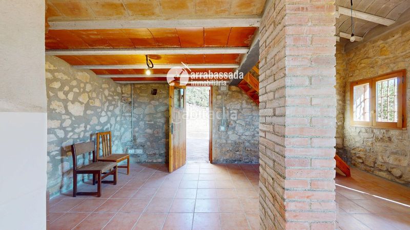 Foto c237e794-c8c9-4556-93ba-ec7a2f2e6d82. Casa in Mont-ral