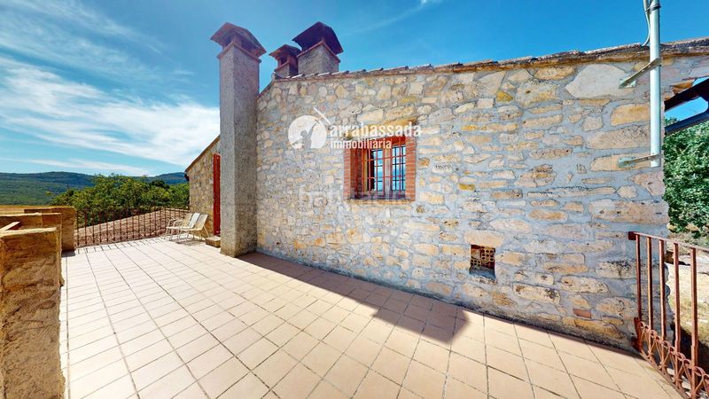 Foto d60b1213-4cac-4cb4-86c6-9a509eec738c. Casa in Mont-ral