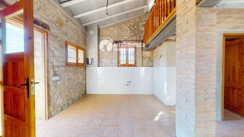 Foto d8353778-06bd-4d97-89a3-2ff9ab63e8d0. Casa in Mont-ral