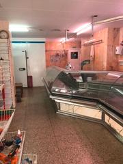 Local Comercial a Carrer de girona 2. Oportunidad,local en esquina ,entrada por 2 calles,con licencia