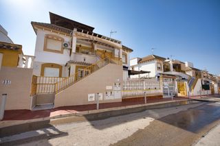 Casa a Zona Carrefour - Urbanizaciones. Tu nuevo hogar en torrevieja te está esperando!