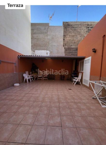 Foto 0e4e3886-5e98-408e-814b-8c9162b52aba. Casa amb aparcament a Playa de Arinaga Agüimes