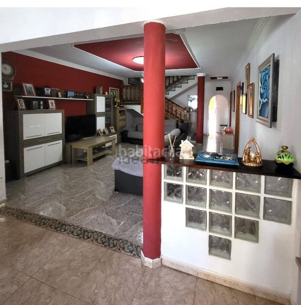 Foto ce01ecf2-1020-4d42-a17f-534b4f704fee. Casa amb aparcament a Playa de Arinaga Agüimes