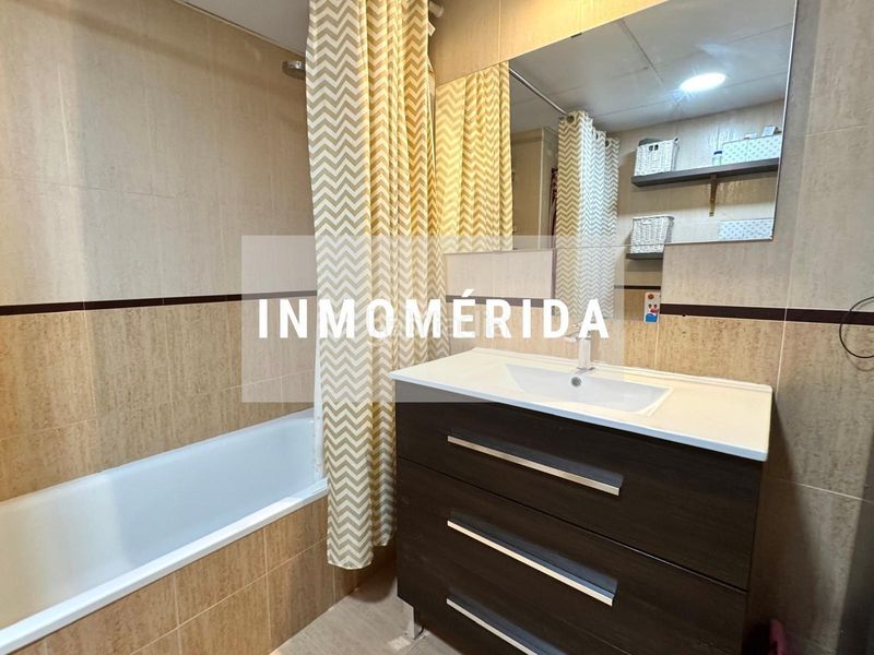 Foto 15bd938f-a873-43b9-8156-65c1b3ce9d4f. Casa adossada amb calefacció aparcament piscina a Mérida