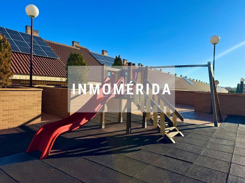 Foto 28492689-2649-4d6a-8213-aa425fa24ee9. Casa adossada amb calefacció aparcament piscina a Mérida