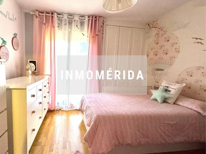 Foto 42de3880-9241-4135-ad24-383120b924dd. Casa adossada amb calefacció aparcament piscina a Mérida