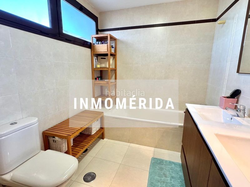 Foto 4a6988d5-2ce6-430c-88d7-ffc5f3fde1ed. Casa adossada amb calefacció aparcament piscina a Mérida