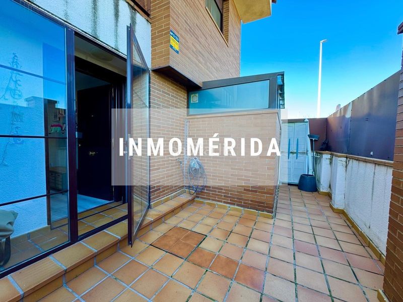 Foto 6c57f028-cecc-4919-9a6d-989fdcf8bf45. Casa adossada amb calefacció aparcament piscina a Mérida