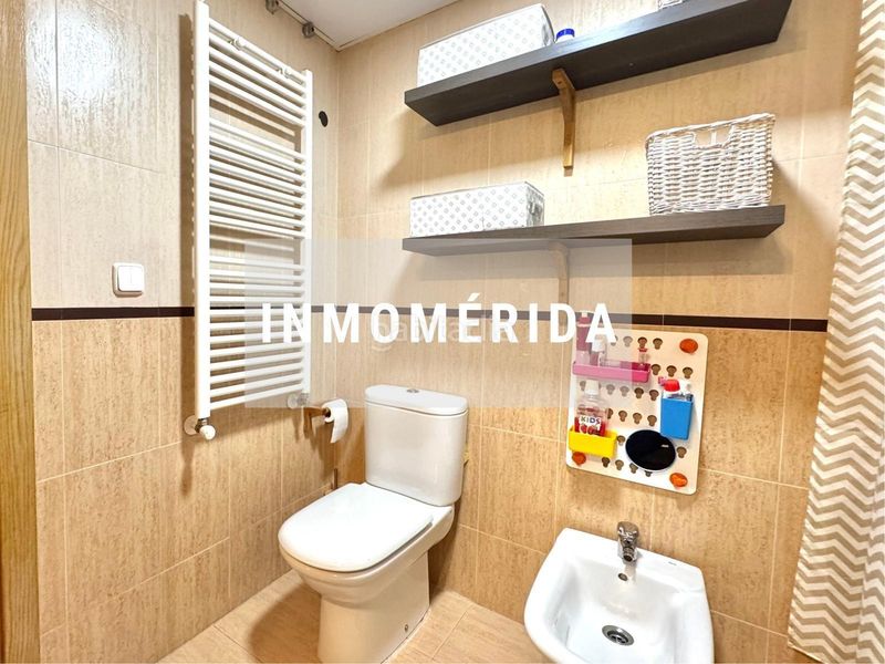 Foto a637eacb-5623-4859-94a8-9867ad2f7534. Casa adossada amb calefacció aparcament piscina a Mérida