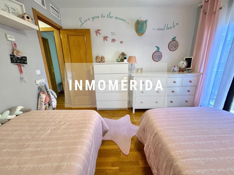 Foto fb9ac15f-bcfb-47b0-b2e8-4fdacdb2adad. Casa adossada amb calefacció aparcament piscina a Mérida